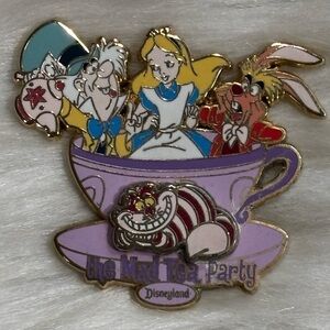Alice in Wonderland-Mad Tea Party Pin Trading-2008